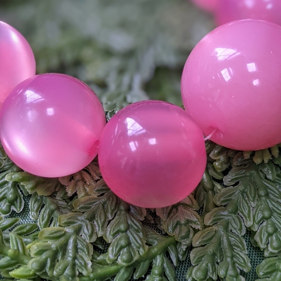 Pink Bead Necklace - Picture 2 of 4